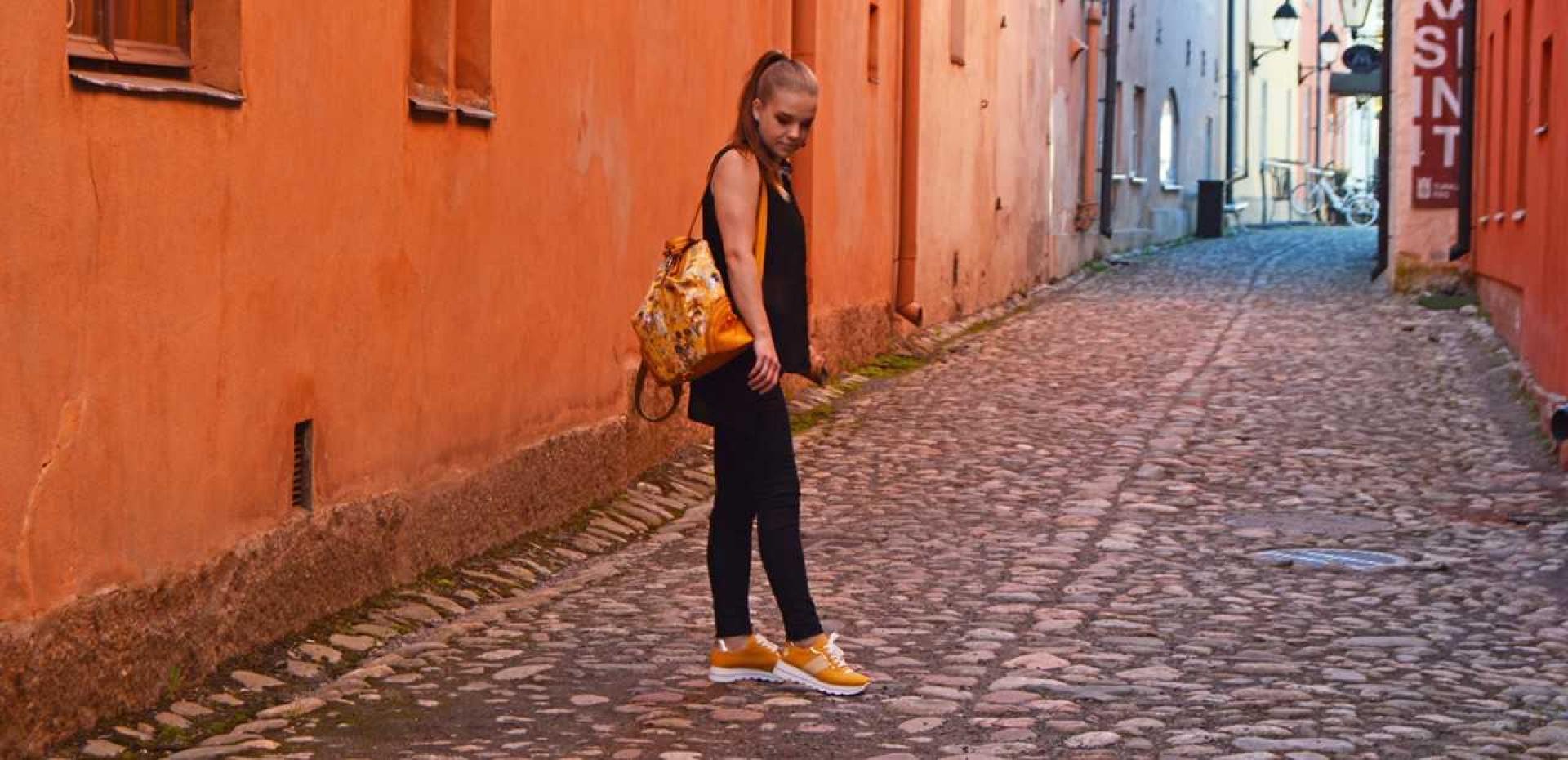 click shoes
