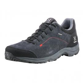 Monikäyttöiset GORE-TEX -kengät ulkoiluun että vapaa-aikaan.